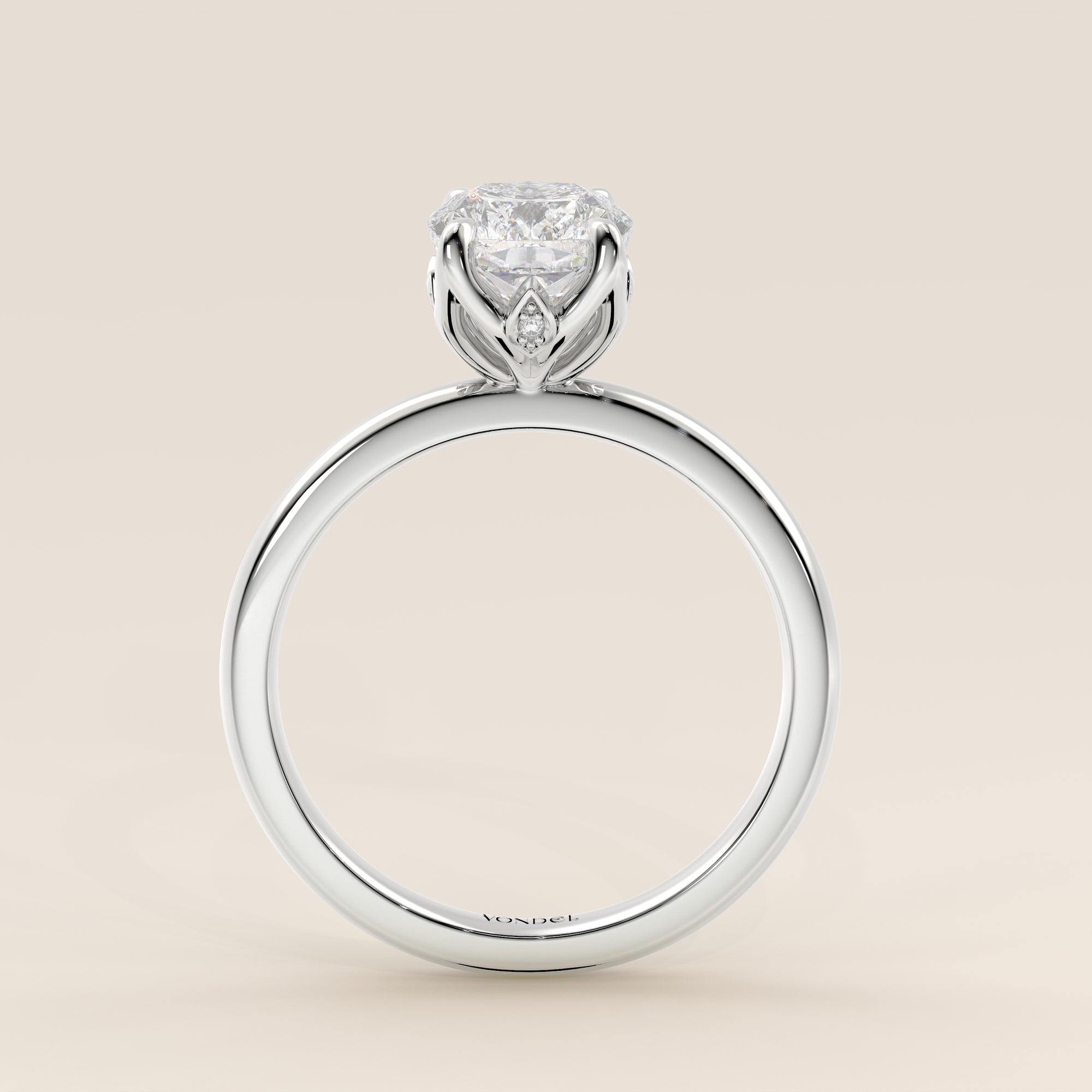 Verlovingsring elongated cushion lab grown diamant met petal prongs, witgoud