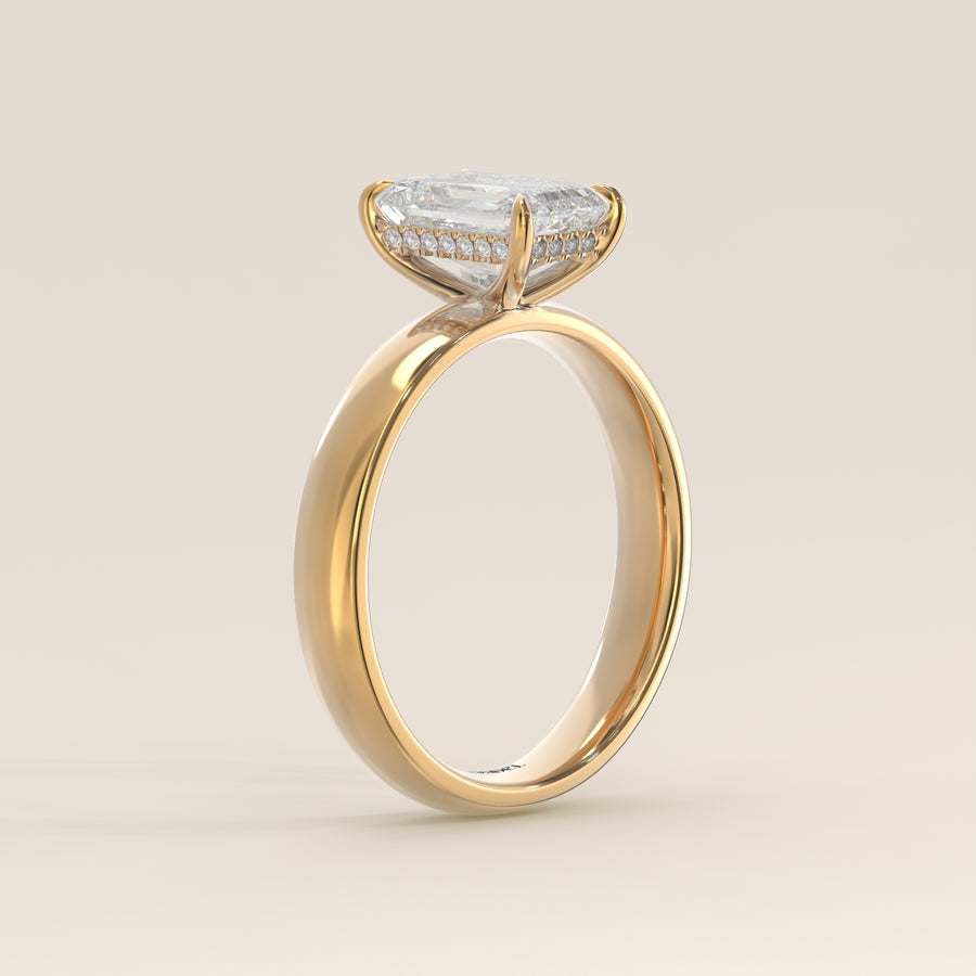 Verlovingsring emerald lab grown diamant met brede band en hidden halo, geelgoud