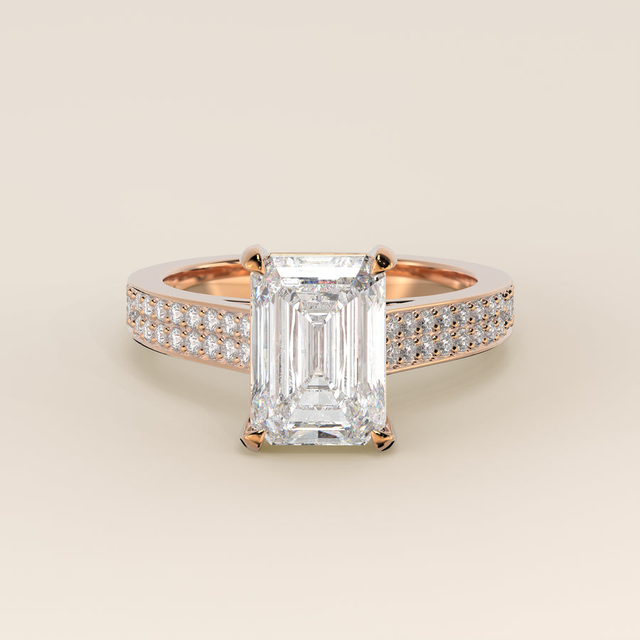 Verlovingsring emerald lab grown diamant met brede pave band, cathedral setting en hidden halo, rosegoud