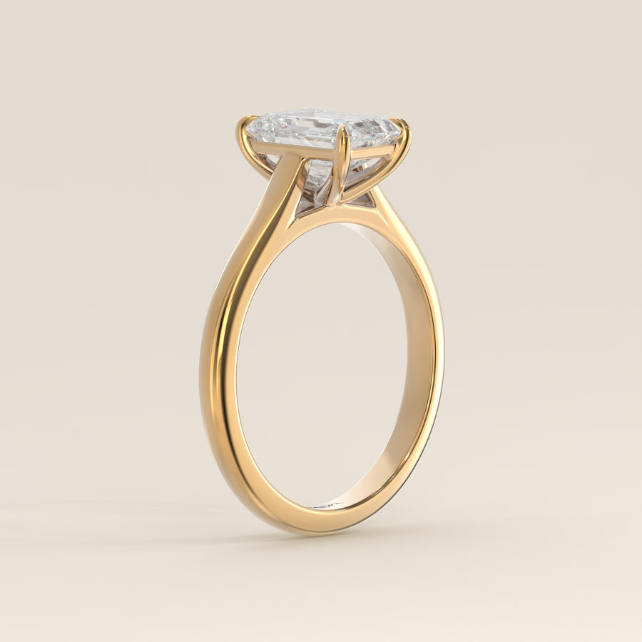 Verlovingsring emerald lab grown diamant met cathedral setting, geelgoud