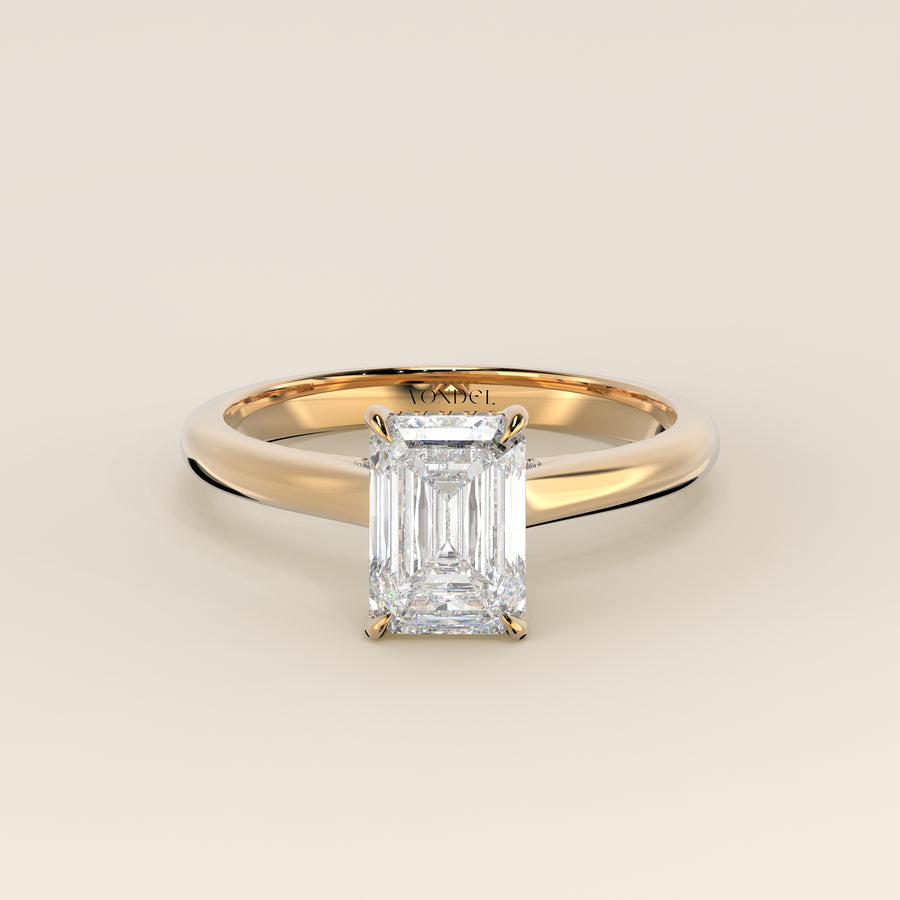 Verlovingsring emerald lab grown diamant met cathedral setting, hidden halo en diamond bridge, geelgoud