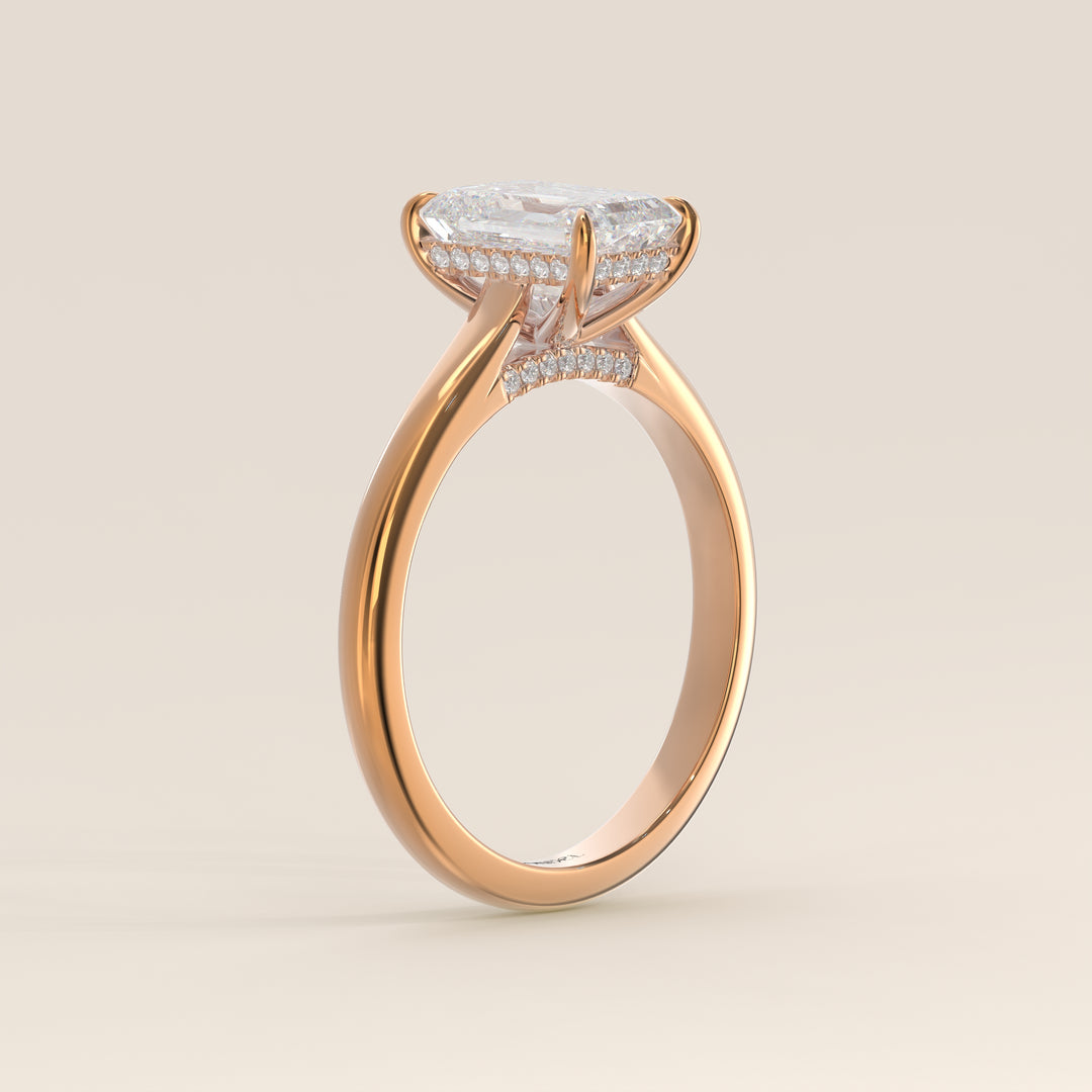 Verlovingsring emerald lab grown diamant met cathedral setting, hidden halo en diamond bridge, rosegoud