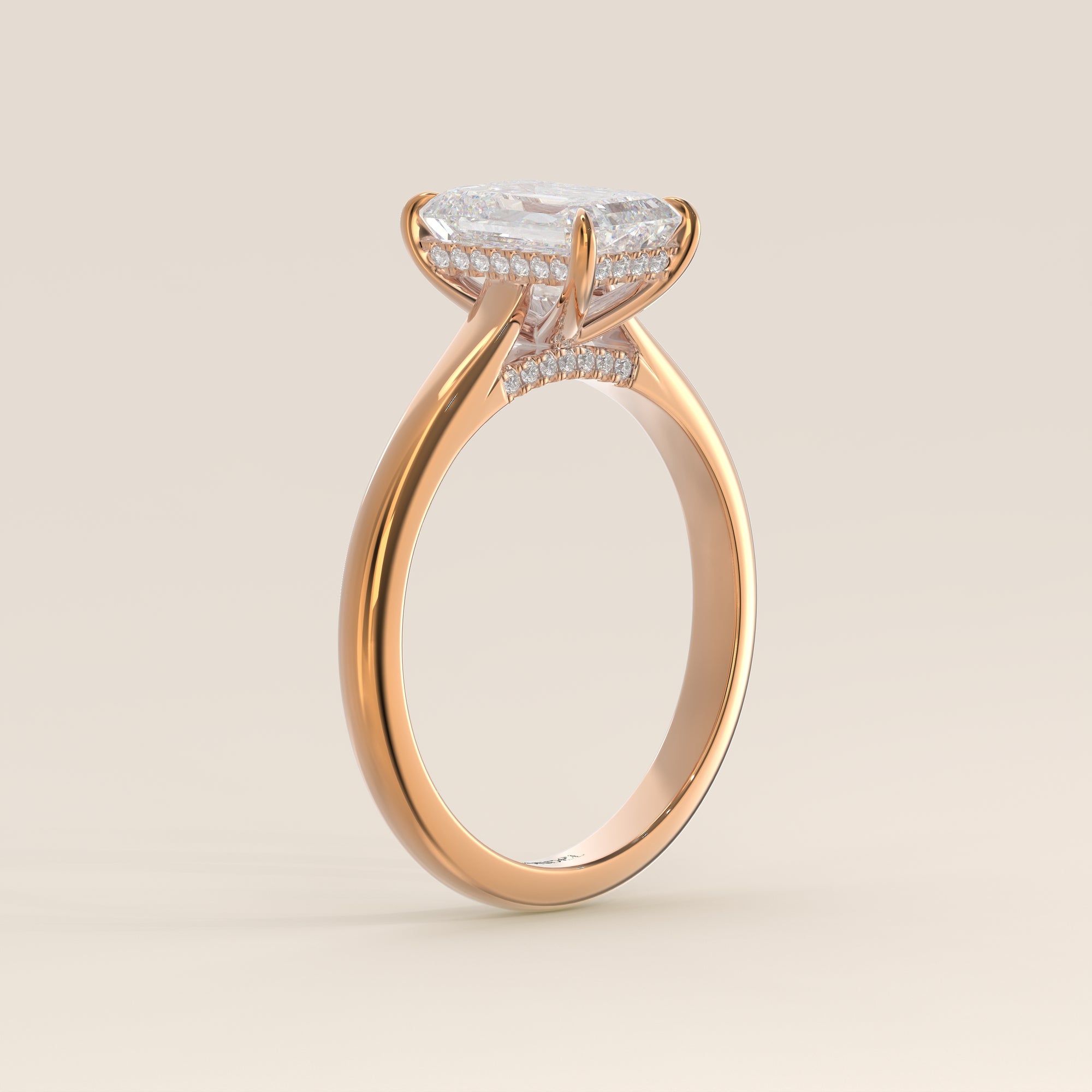 Verlovingsring emerald lab grown diamant met cathedral setting, hidden halo en diamond bridge, rosegoud
