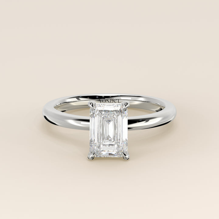 Verlobungsring mit Smaragd und im Labor gezüchtetem Diamanten, Weißgold