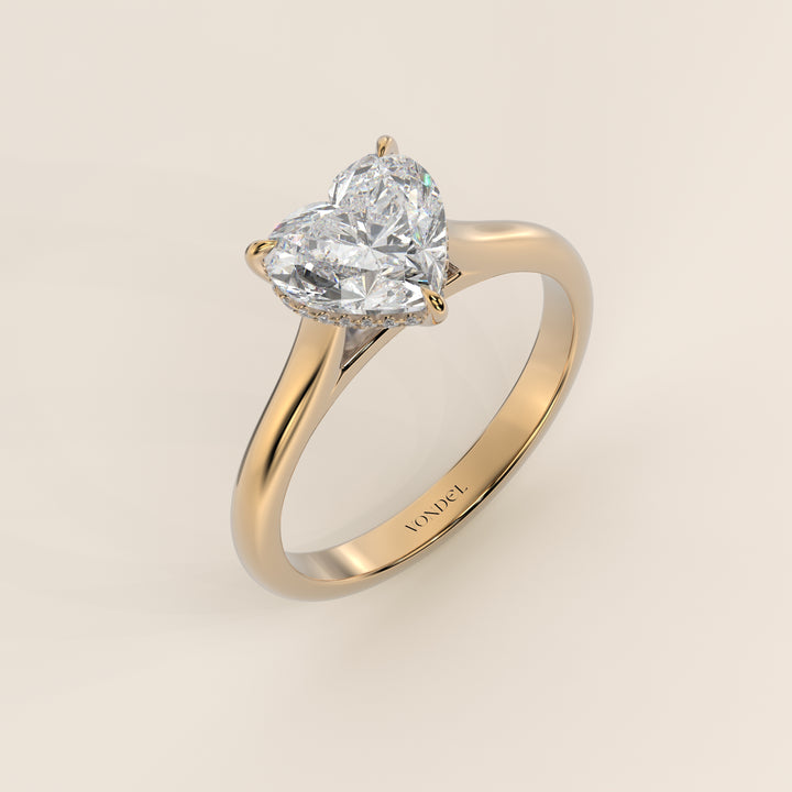 Verlovingsring hart lab grown diamant met cathedral setting en hidden halo, geelgoud