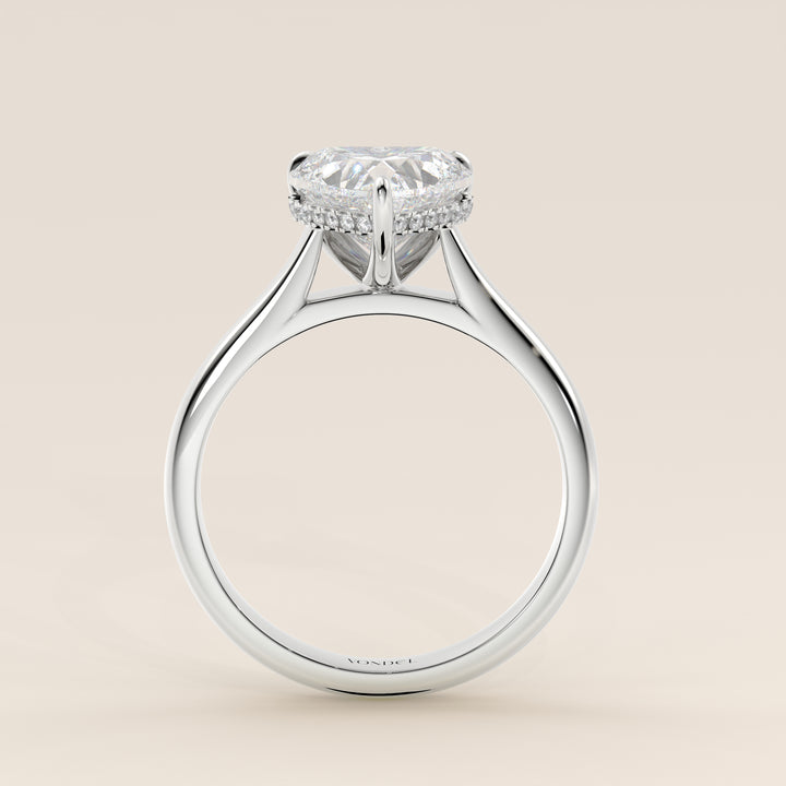 Verlovingsring hart lab grown diamant met cathedral setting en hidden halo, witgoud