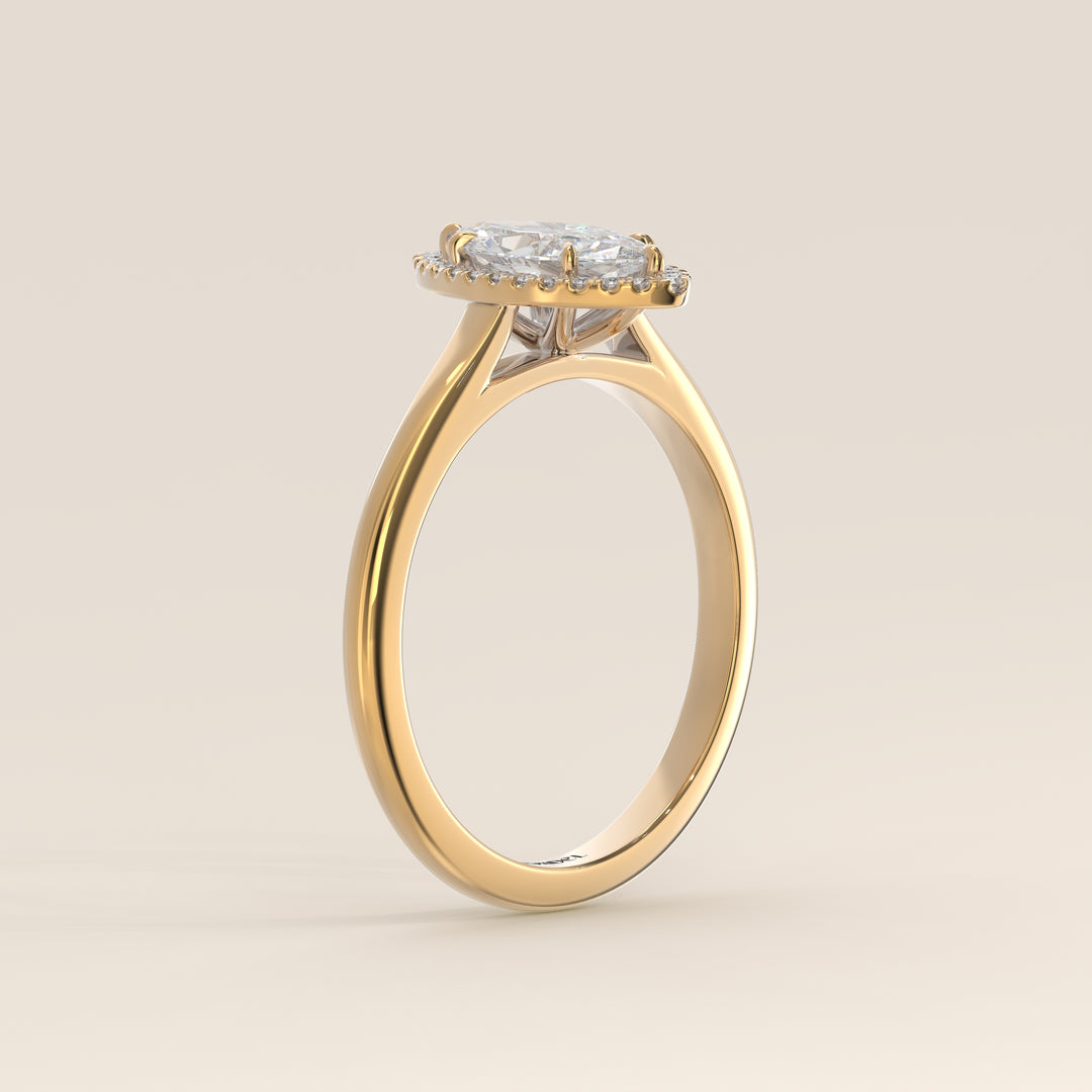 Verlovingsring marquise halo lab grown diamant met cathedral en hoge zetting, geelgoud