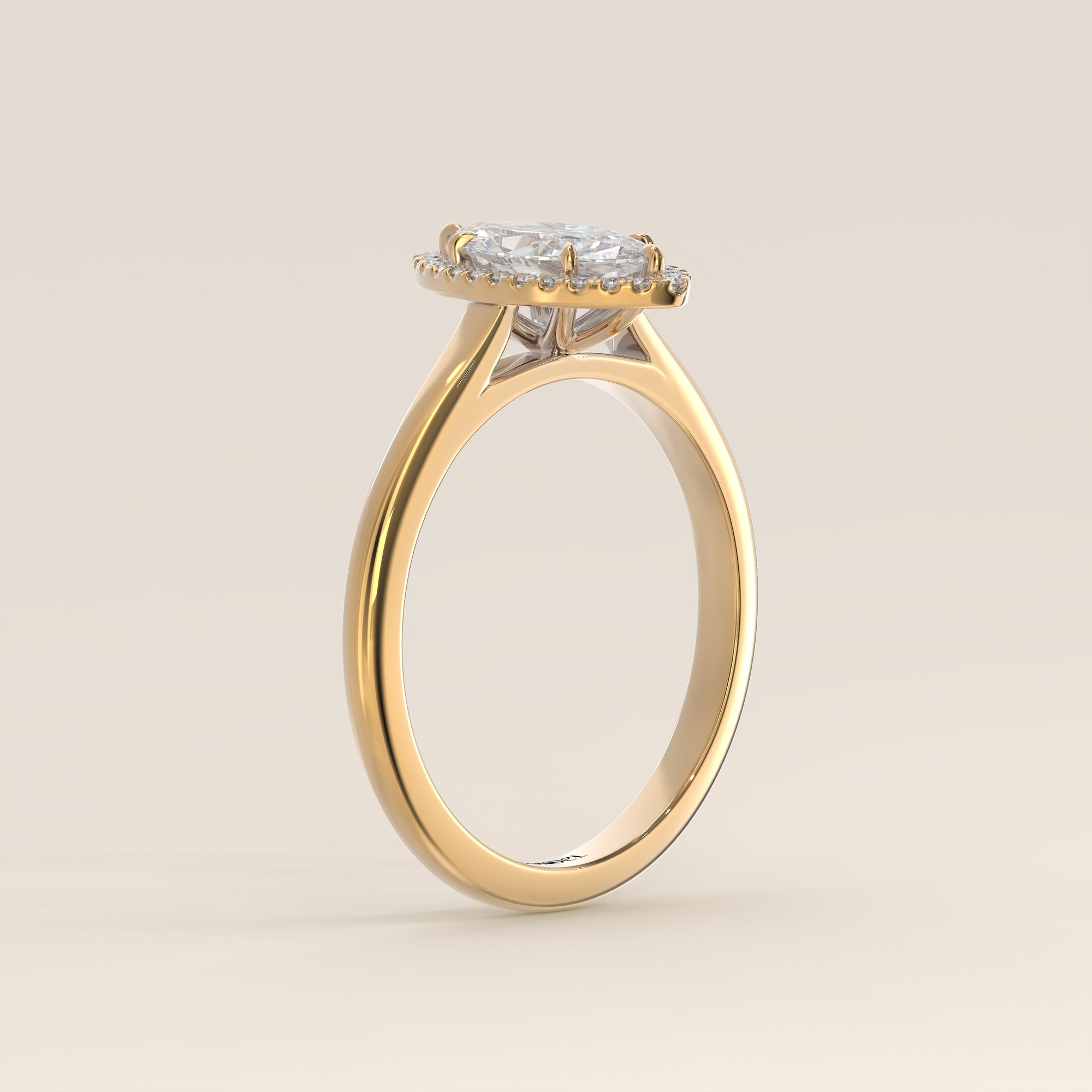 Verlovingsring marquise halo lab grown diamant met cathedral en hoge zetting, geelgoud