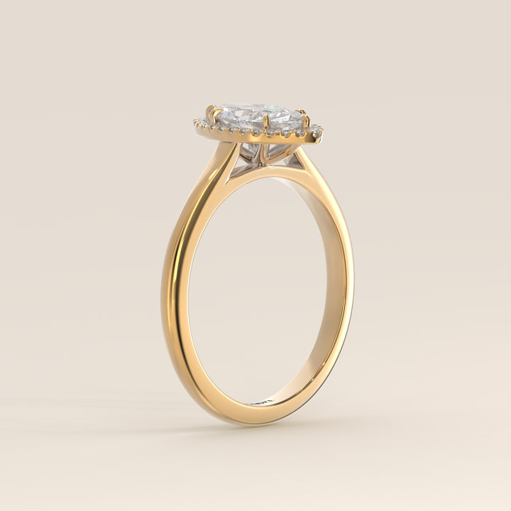 Verlovingsring marquise halo lab grown diamant met cathedral en hoge zetting, geelgoud