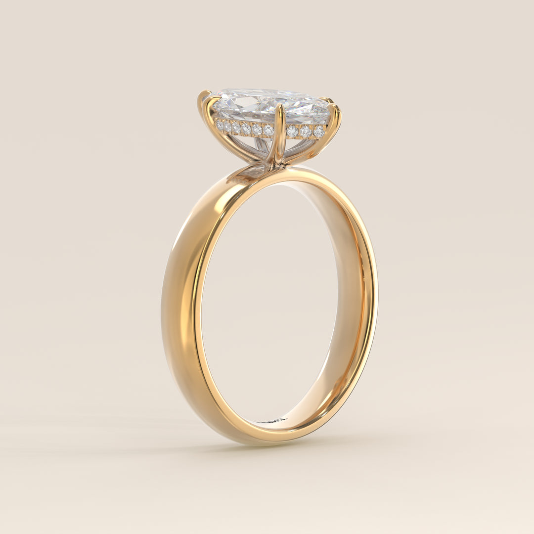 Verlovingsring marquise lab grown diamant met brede band en hidden halo, geelgoud