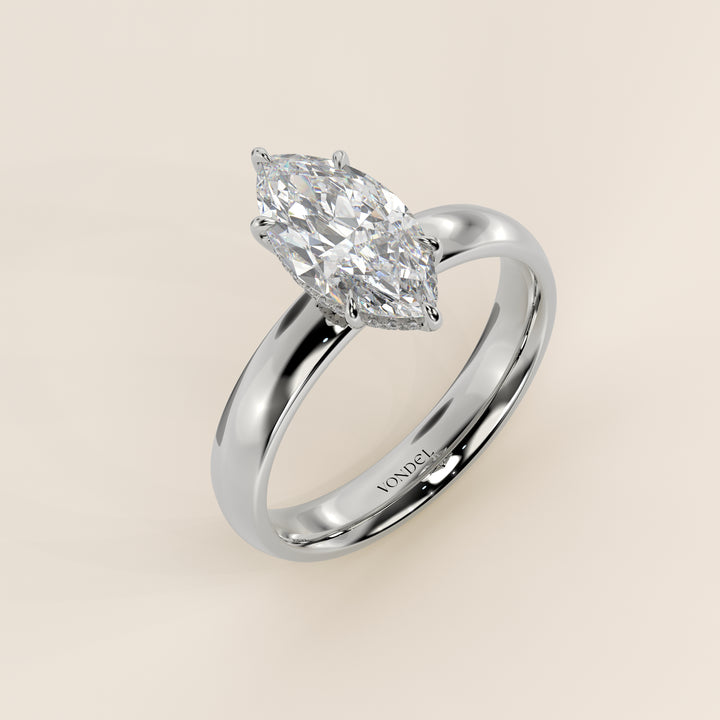 Verlovingsring marquise lab grown diamant met brede band en hidden halo, witgoud