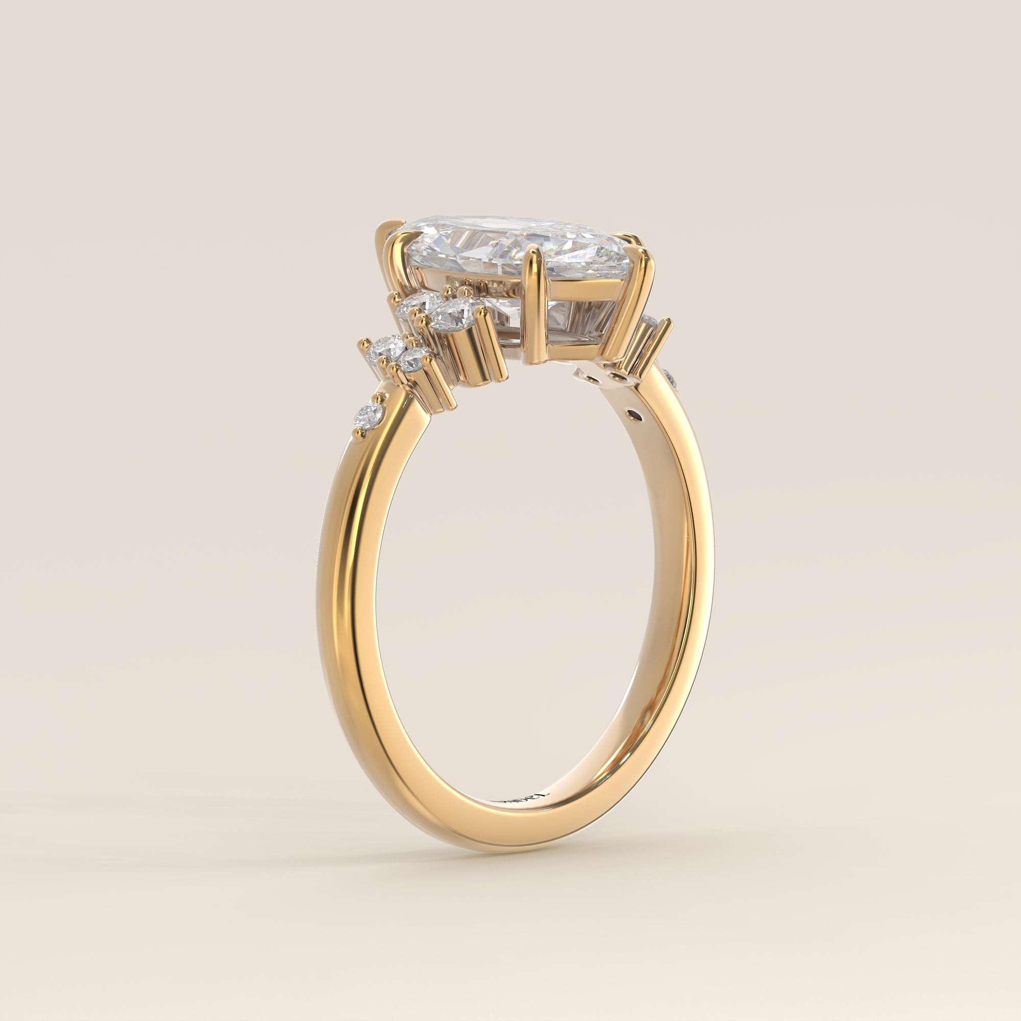 Verlovingsring marquise lab grown diamant met hidden halo en lage zetting, geelgoud