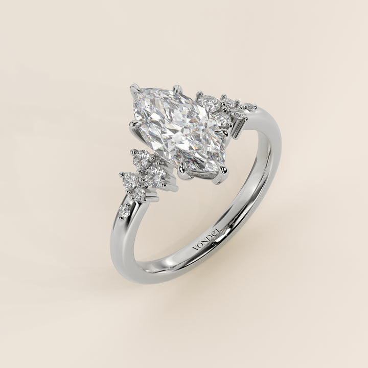 Verlovingsring marquise lab grown diamant met hidden halo en lage zetting, witgoud