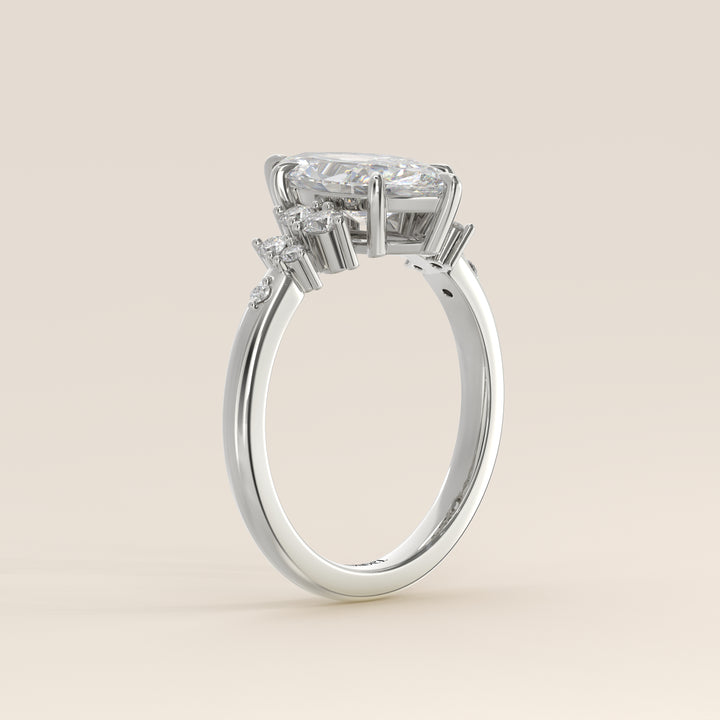 Verlovingsring marquise lab grown diamant met hidden halo en lage zetting, witgoud