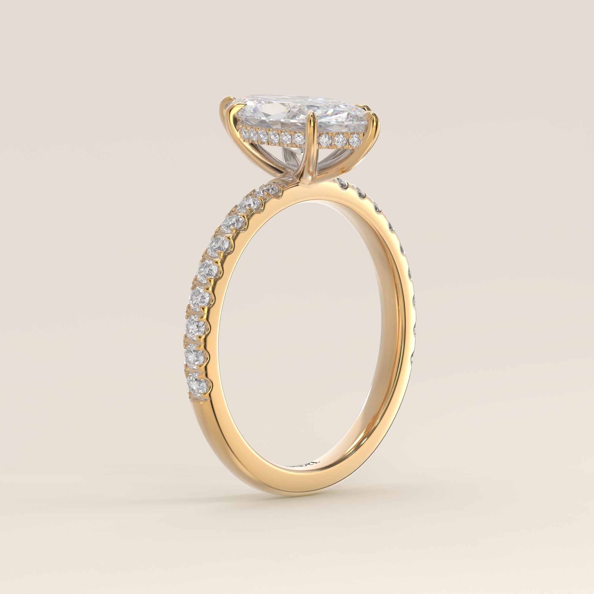 Verlovingsring marquise lab grown diamant met hidden halo en pave band, geelgoud