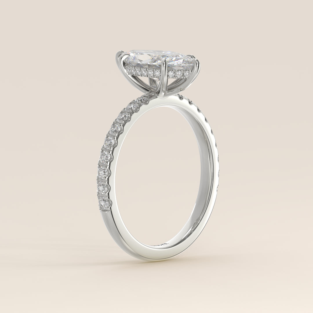 Verlovingsring marquise lab grown diamant met hidden halo en pave band, witgoud