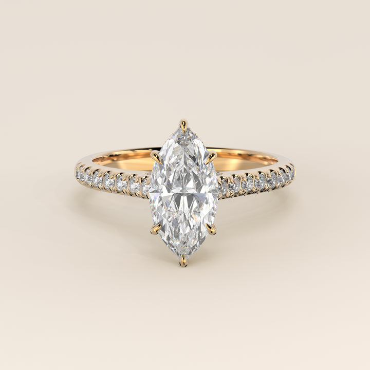 Verlovingsring marquise lab grown diamant met pave band, hidden halo en diamond bridge, geelgoud