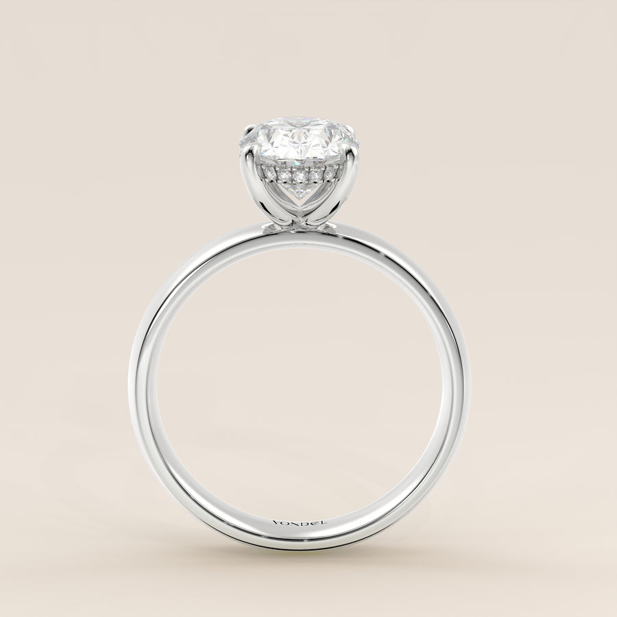 Verlovingsring ovaal lab grown diamant met brede band en hidden halo, witgoud