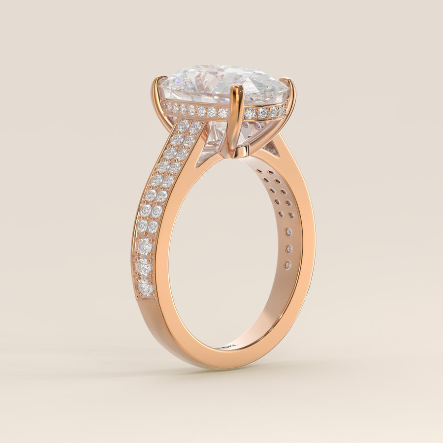 Verlovingsring ovaal lab grown diamant met brede pave band, cathedral setting en hidden halo, rosegoud