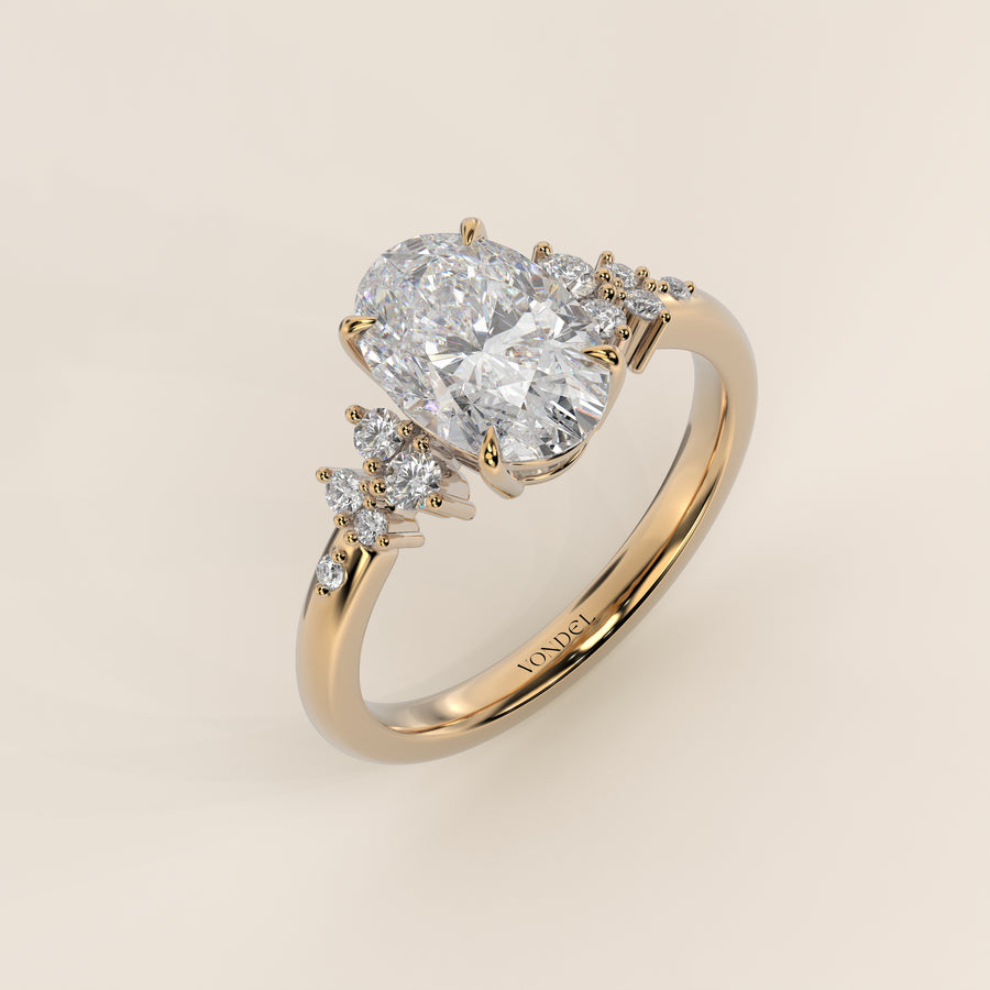 Verlovingsring ovaal lab grown diamant met hidden halo en lage zetting, geelgoud