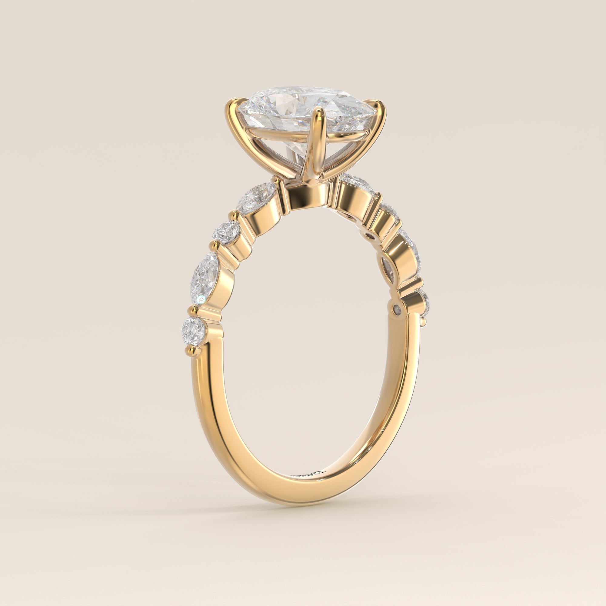 Verlovingsring ovaal lab grown diamant met marquise- en ronde diamantband, geelgoud