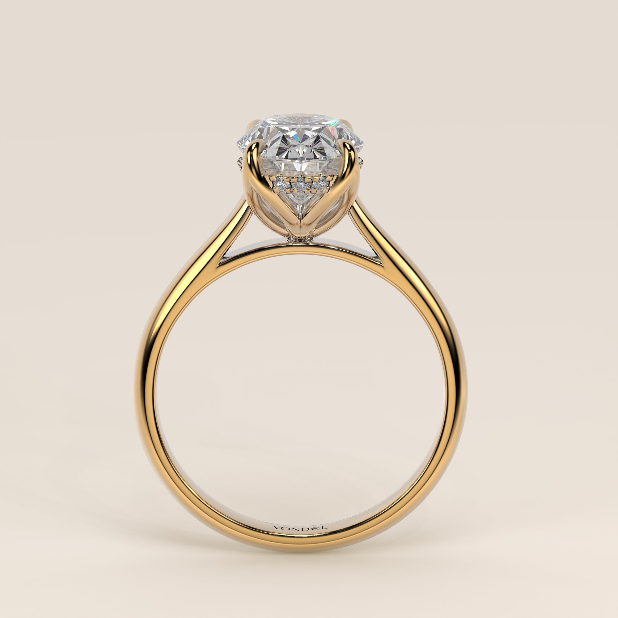 Verlovingsring ovaal lab grown diamant met petal prongs en hidden halo, geelgoud