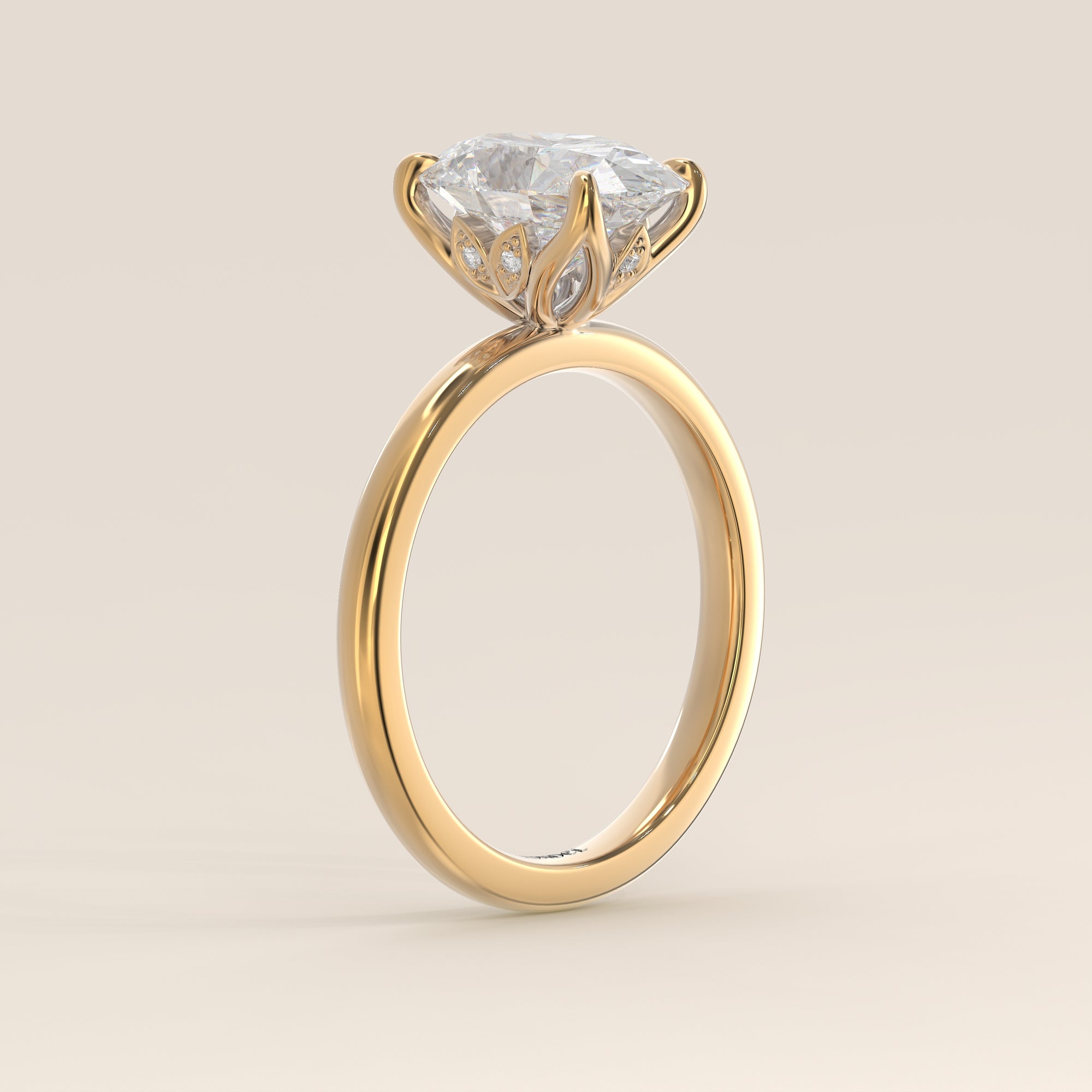 Verlovingsring ovaal lab grown diamant met petal prongs, geelgoud