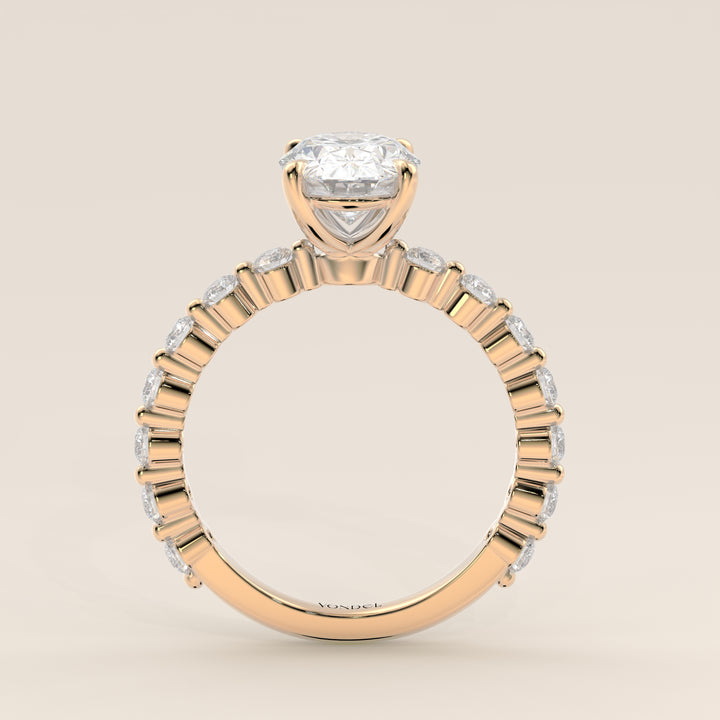 Verlovingsring ovaal lab grown diamant met ronde diamanten band, geelgoud