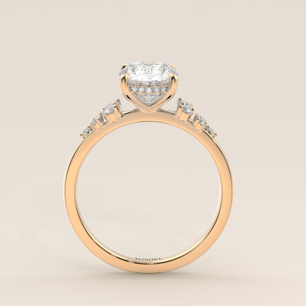 Verlovingsring ovaal lab grown diamant met snowdrift en hidden halo, geelgoud