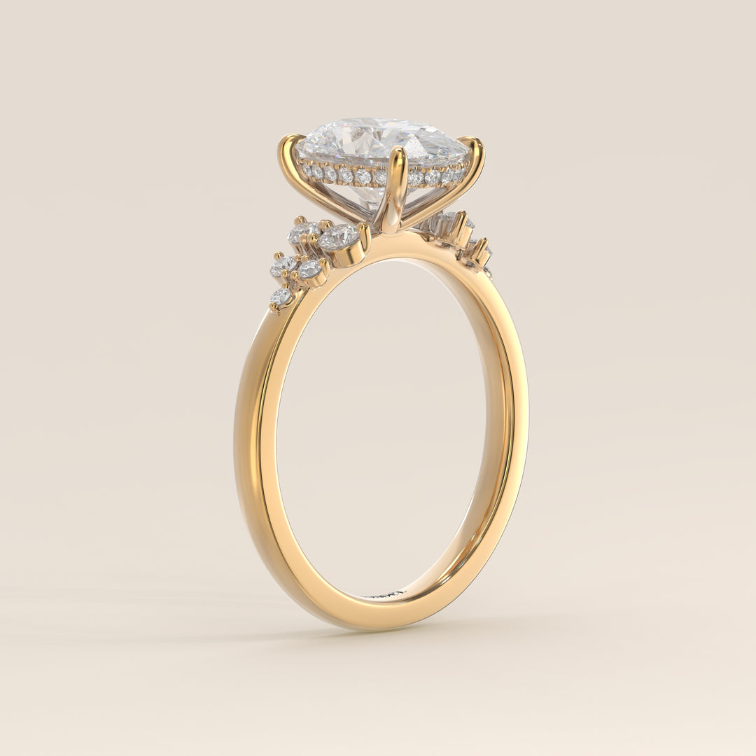 Verlovingsring ovaal lab grown diamant met snowdrift en hidden halo, geelgoud