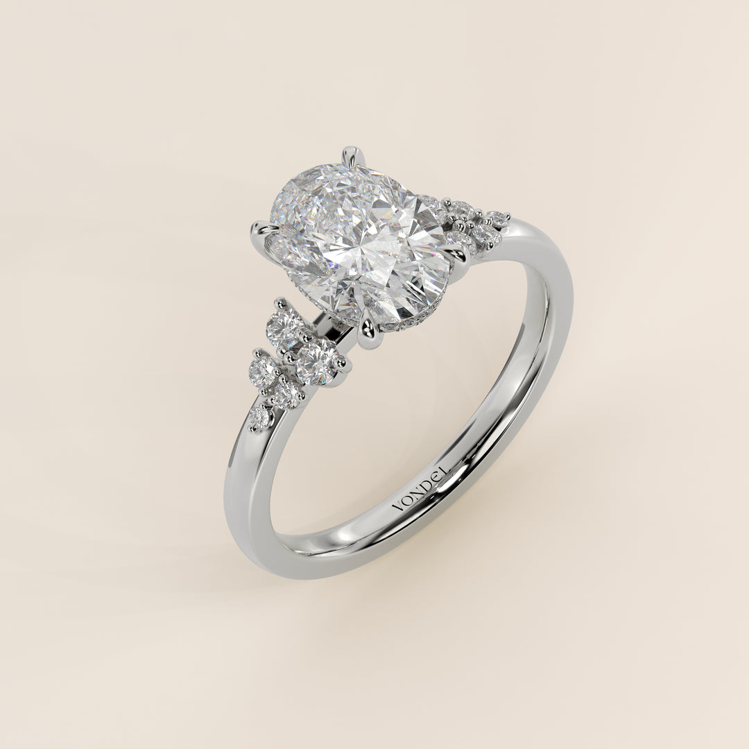 Verlovingsring ovaal lab grown diamant met snowdrift en hidden halo, witgoud