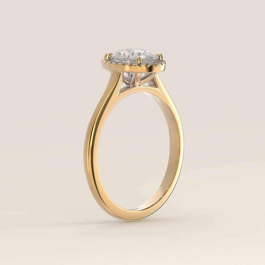 Verlovingsring ovoal halo lab grown diamant met cathedral en hoge zetting, geelgoud