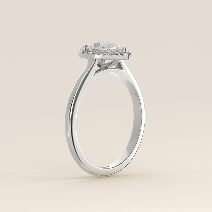 Verlovingsring peer halo lab grown diamant met cathedral en hoge zetting, witgoud