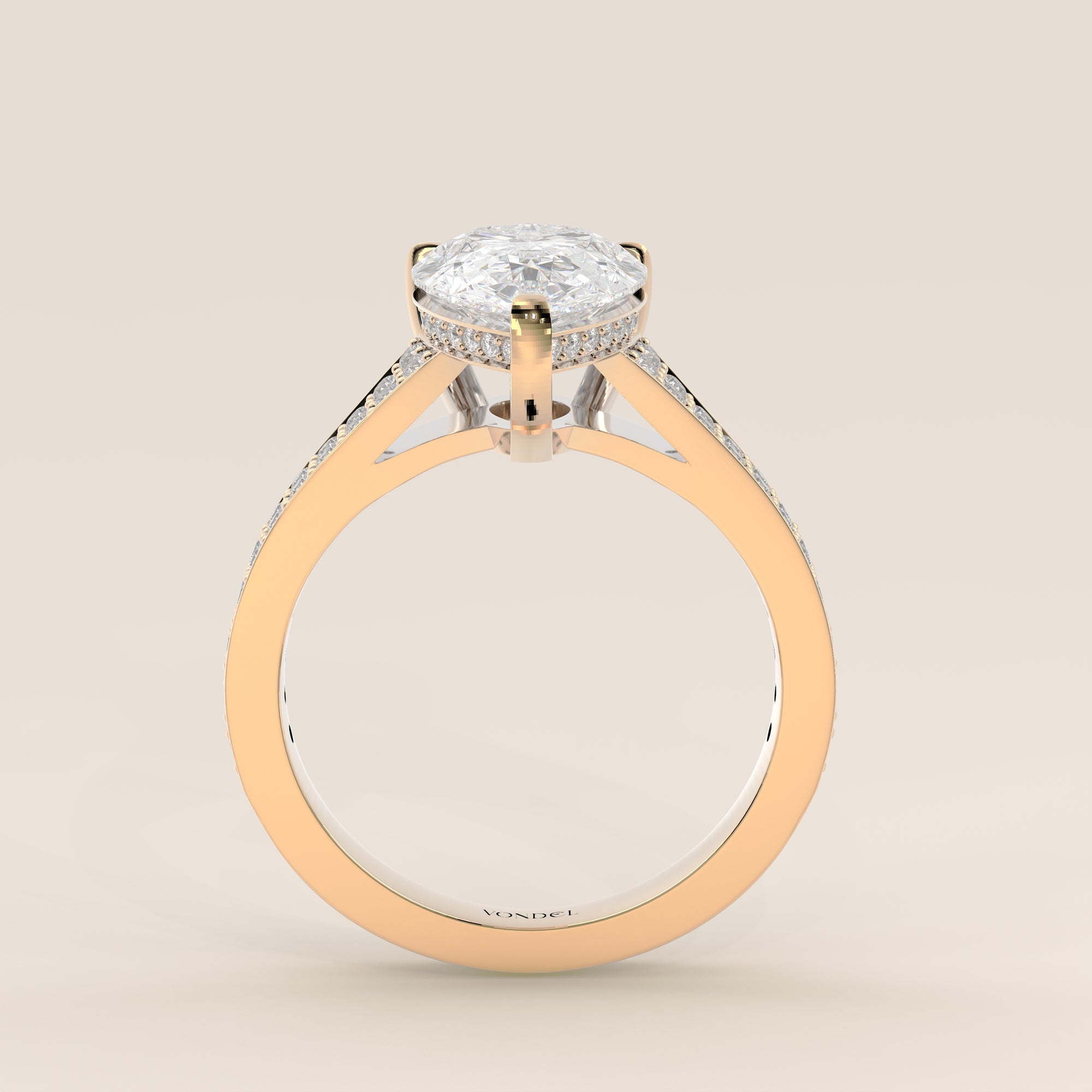 Verlobungsring mit birnenförmigem, im Labor gezüchtetem Diamanten, breiter Pavé-Fassung, Kathedralenfassung und verstecktem Halo, Gelbgold