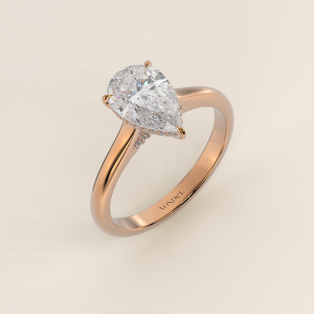 Verlovingsring peer lab grown diamant met cathedral setting, hidden halo en diamond bridge, rosegoud