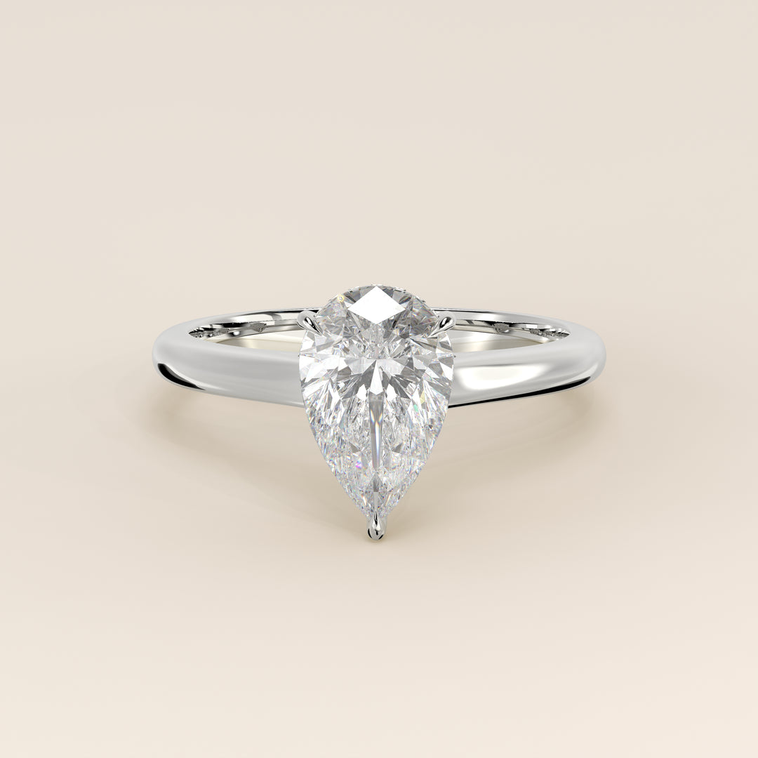 Verlovingsring peer lab grown diamant met cathedral setting, hidden halo en diamond bridge, witgoud