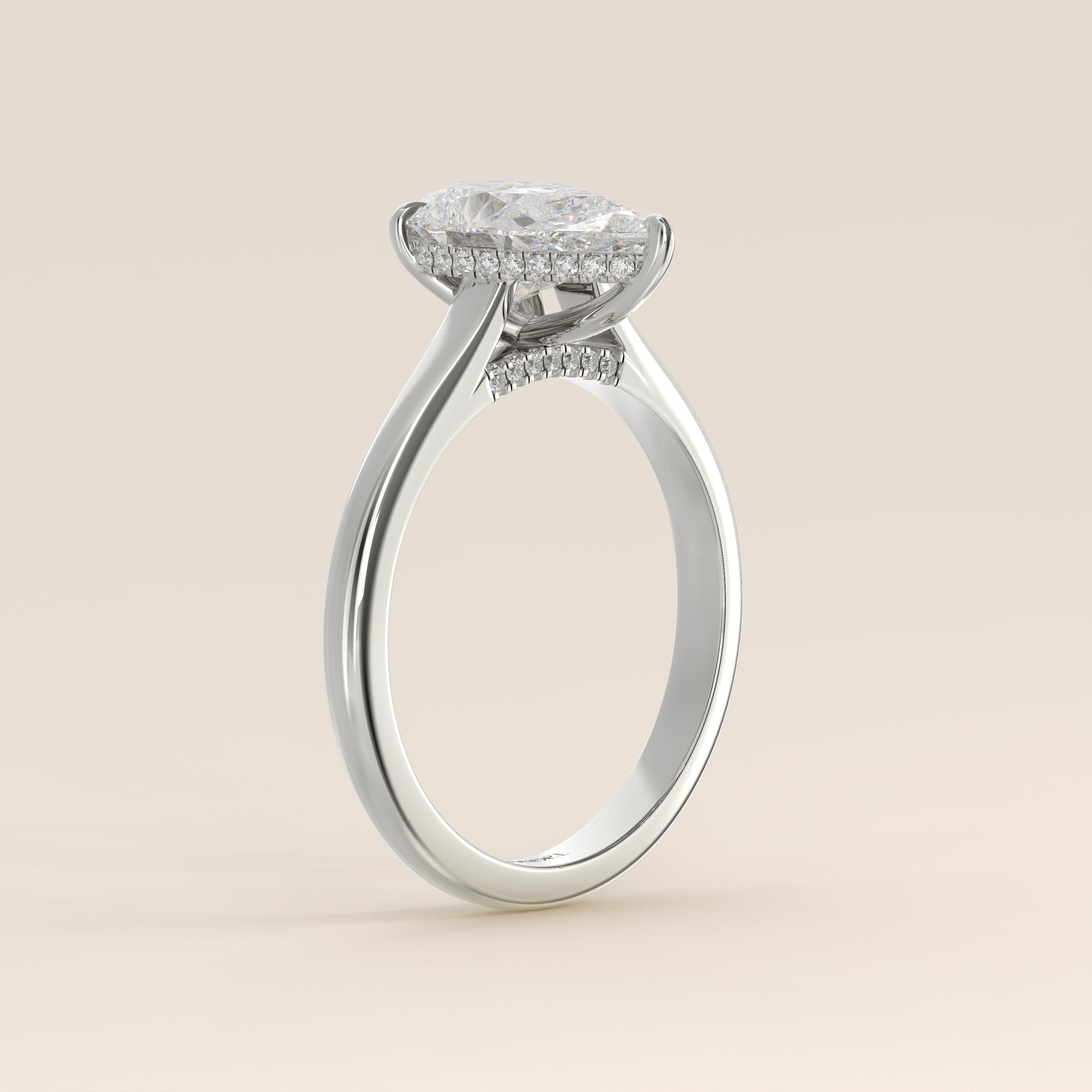 Verlovingsring peer lab grown diamant met cathedral setting, hidden halo en diamond bridge, witgoud