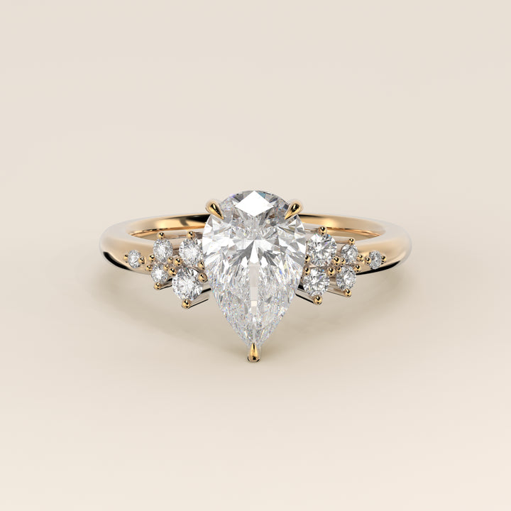 Verlovingsring peer lab grown diamant met hidden halo en lage zetting, geelgoud