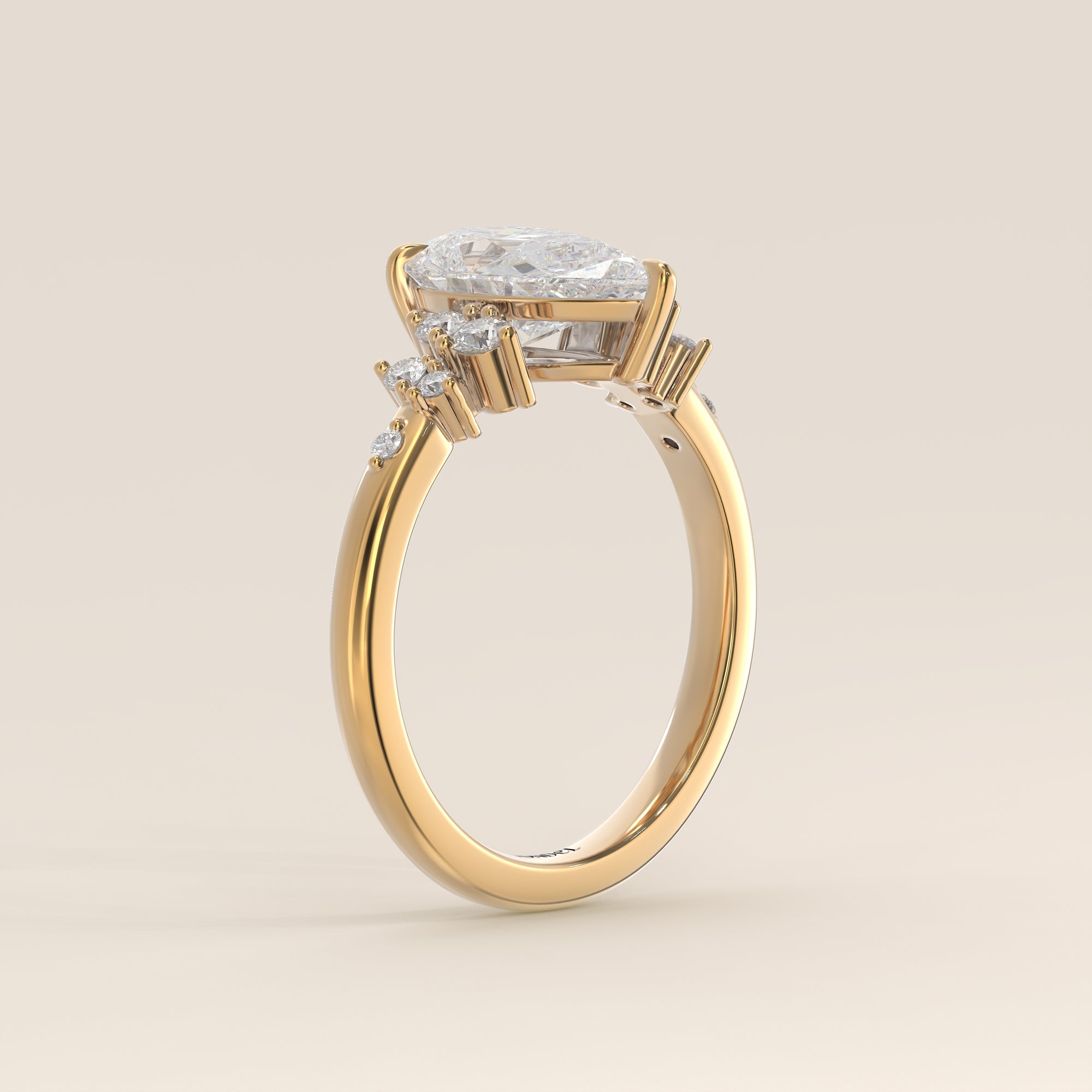 Verlovingsring peer lab grown diamant met hidden halo en lage zetting, geelgoud