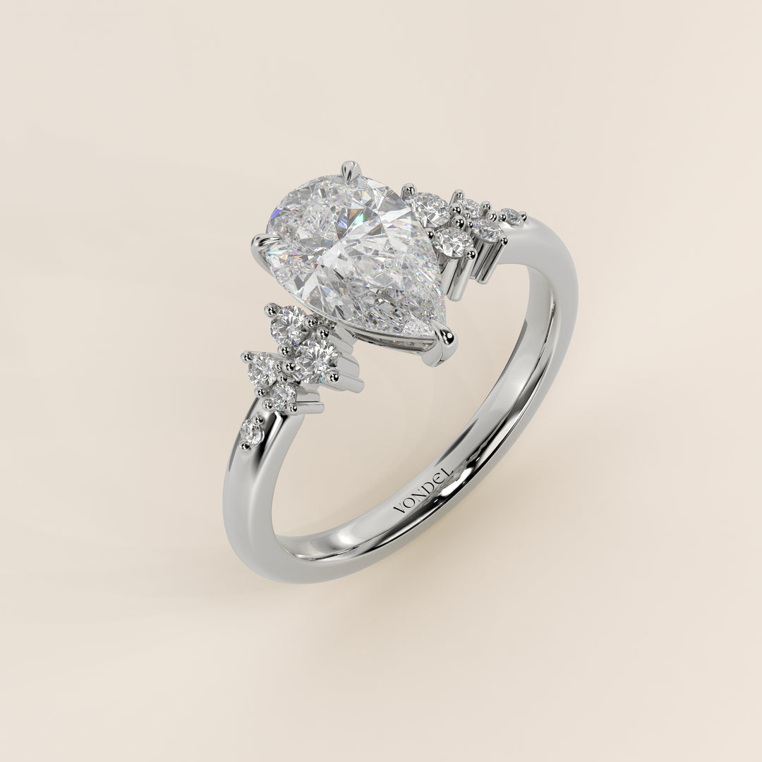 Verlovingsring peer lab grown diamant met hidden halo en lage zetting, witgoud