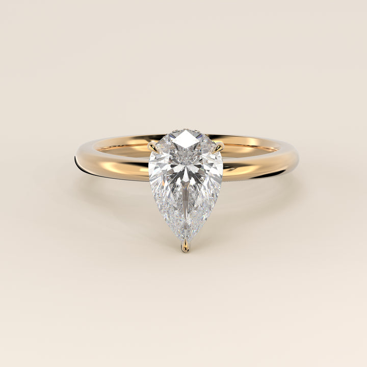 Verlobungsring mit birnenförmigem, im Labor gezüchtetem Diamanten und verstecktem Halo, Gelbgold