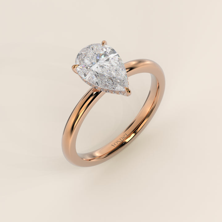 Verlobungsring mit birnenförmigem, im Labor gezüchtetem Diamanten und verstecktem Halo, Roségold