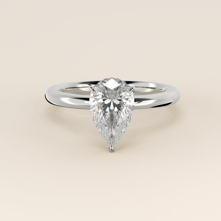 Verlobungsring mit birnenförmigem, im Labor gezüchtetem Diamanten und verstecktem Halo, Weißgold