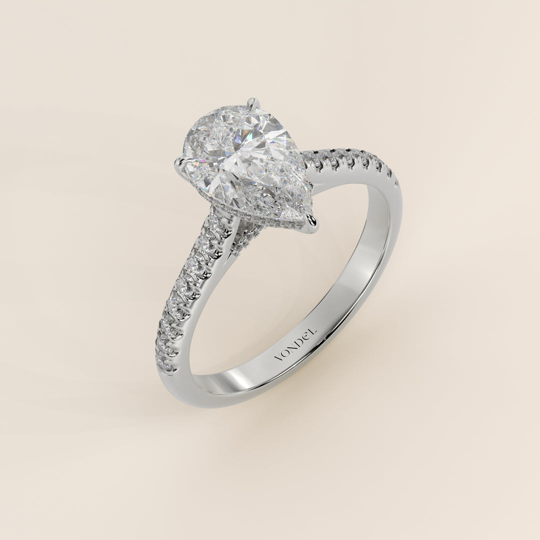 Verlovingsring peer lab grown diamant met pave band, hidden halo en diamond bridge, witgoud