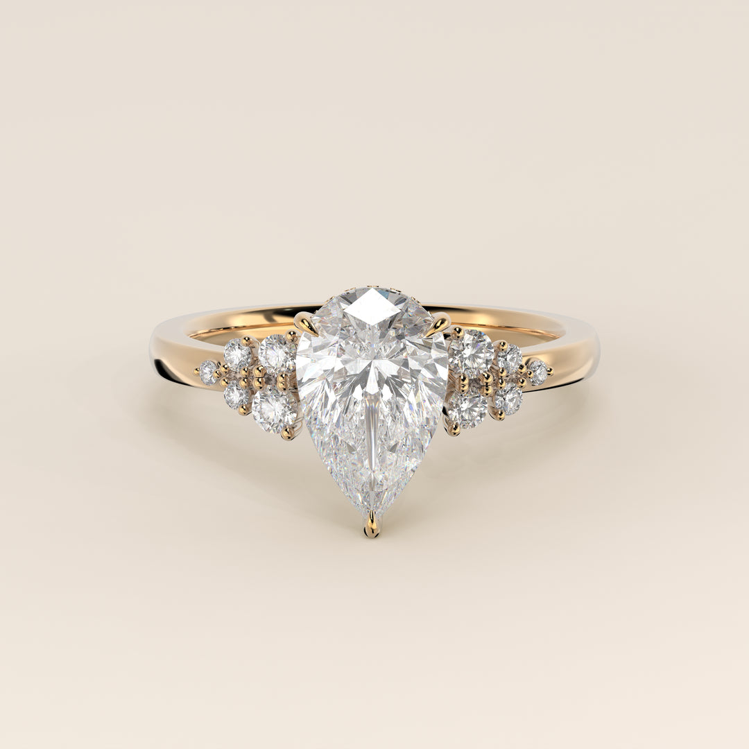 Verlovingsring peer lab grown diamant met snowdrift en hidden halo, geelgoud
