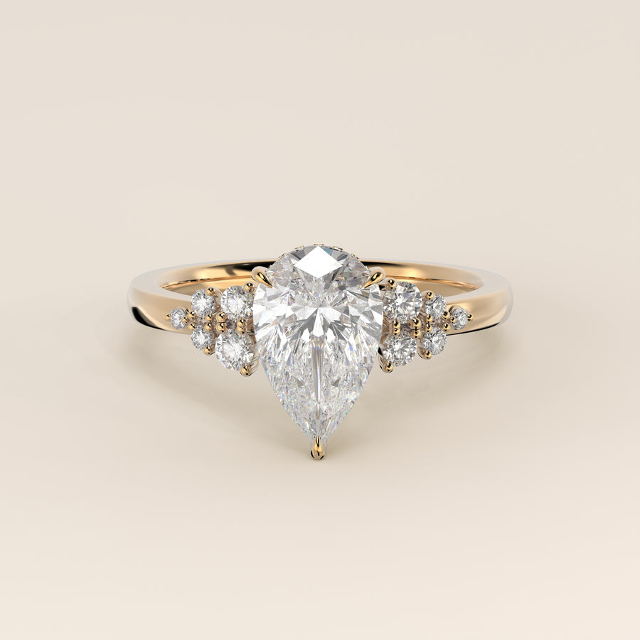 Verlovingsring peer lab grown diamant met snowdrift en hidden halo, geelgoud