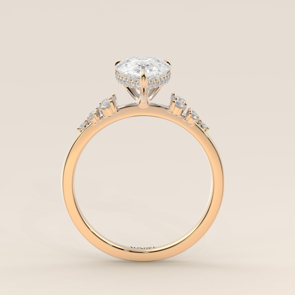 Verlovingsring peer lab grown diamant met snowdrift en hidden halo, geelgoud