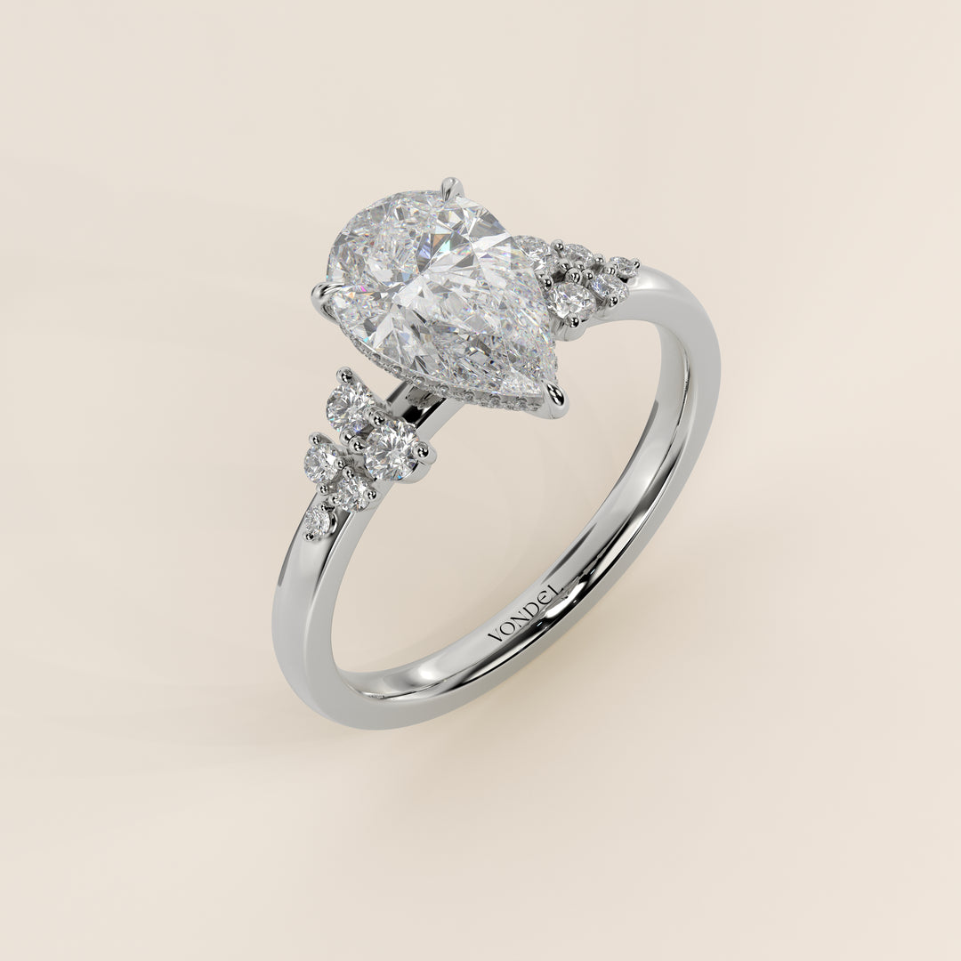 Verlovingsring peer lab grown diamant met snowdrift en hidden halo, witgoud