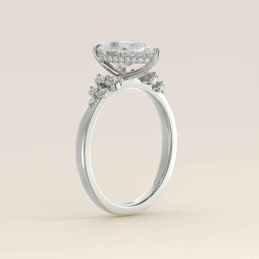 Verlovingsring peer lab grown diamant met snowdrift en hidden halo, witgoud
