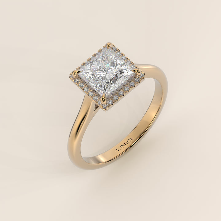 Verlovingsring princess halo lab grown diamant met cathedral en hoge zetting, geelgoud